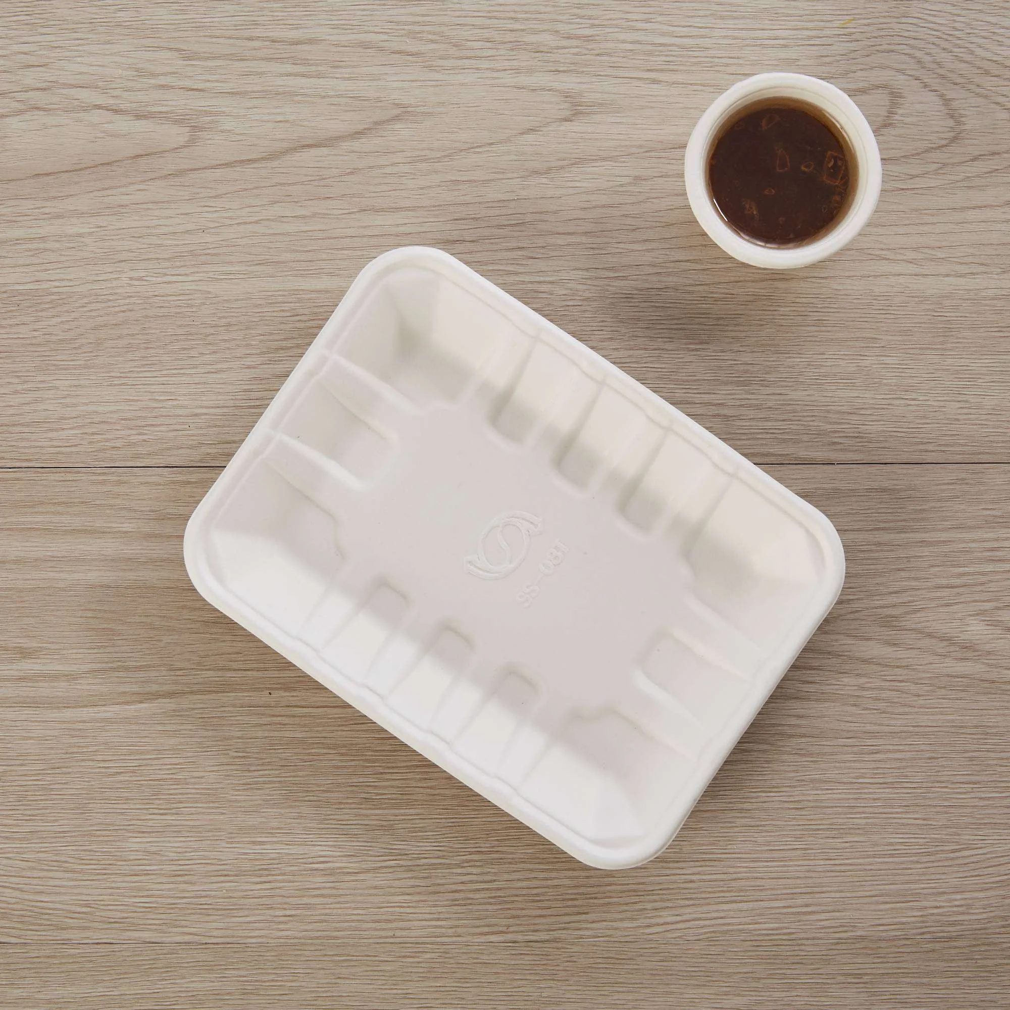 Barquettes biodégradables en papier pour l'emballage des viandes froides et des fromages