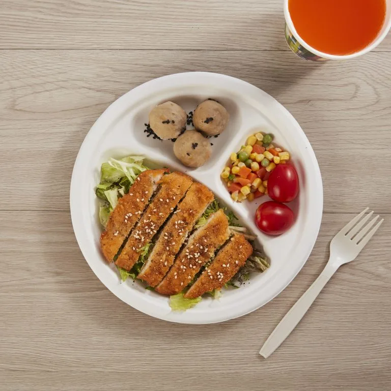 La fête parfaite commence avec les assiettes à sections jetables écologiques