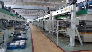 Производственный процесс формования посуды из целлюлозы сахарного тростника