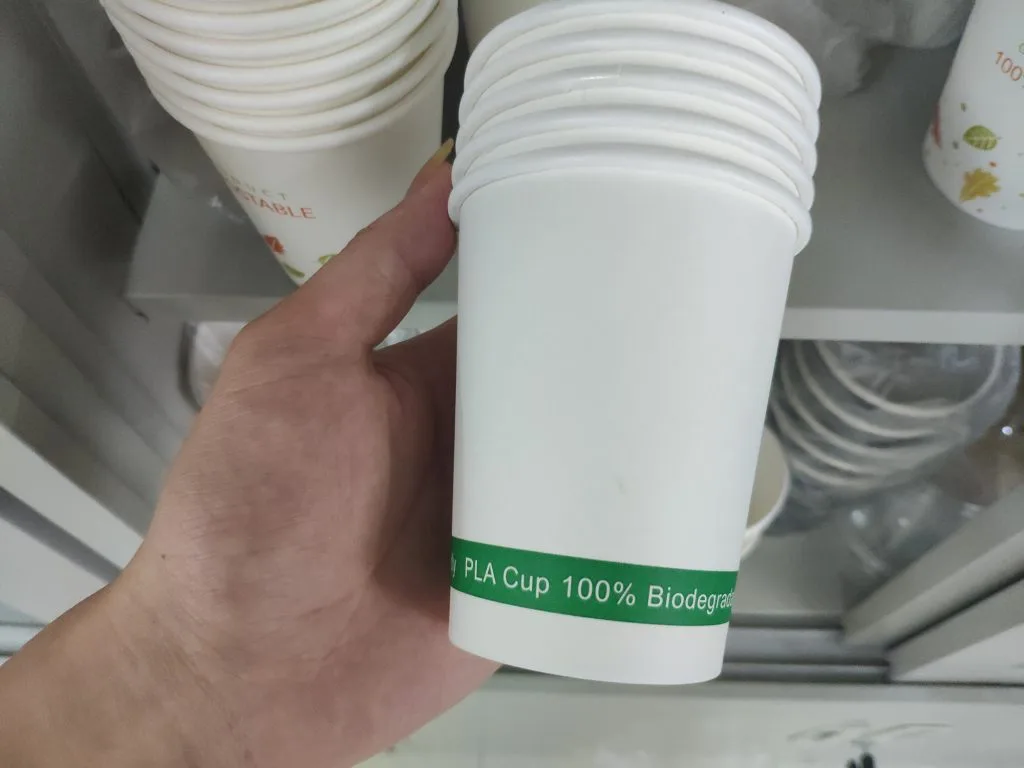 Бумажные стаканчики с покрытием PLA, пригодные для компостирования