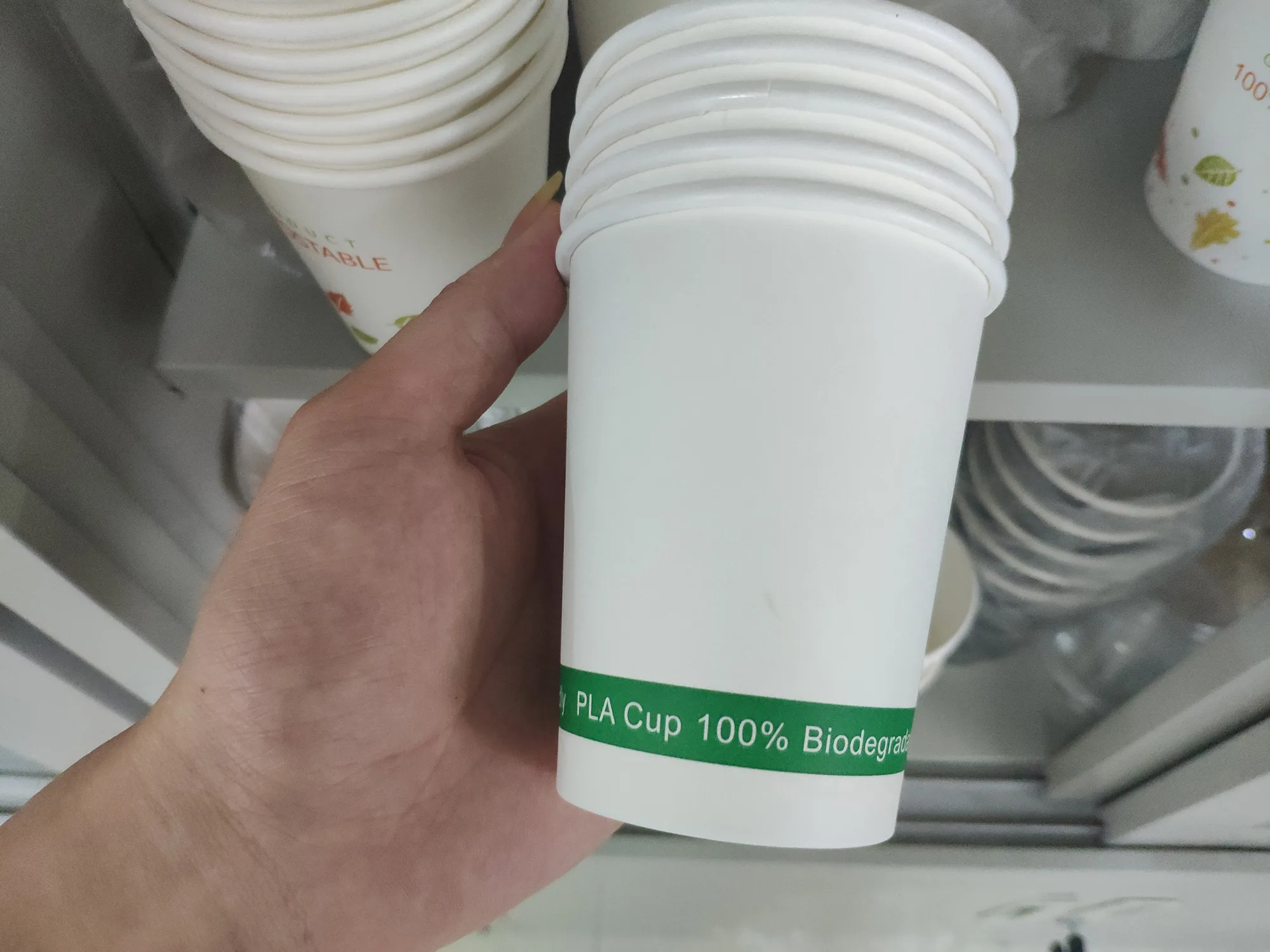 Бумажные стаканчики с покрытием PLA, пригодные для компостирования