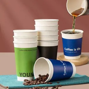 Copos de café descartáveis com tampa