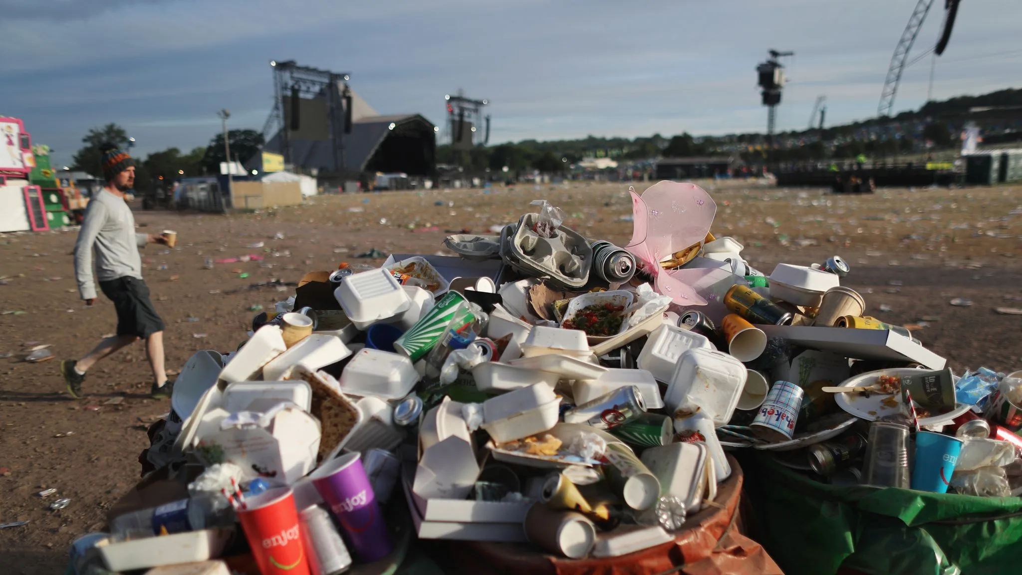 rubbish festival glastonbury ©skynews
