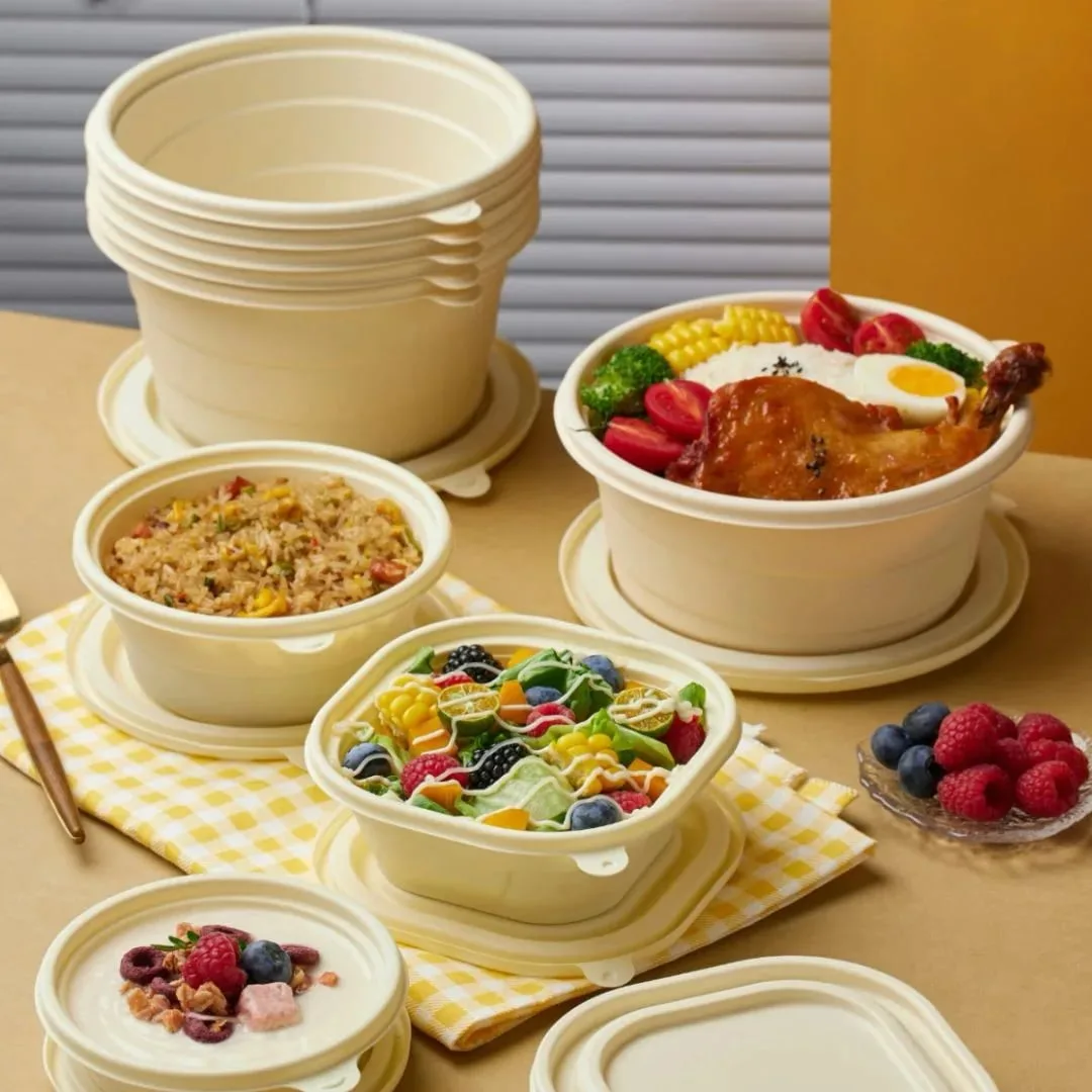 Compostable plastic bowls with lids in 8 to 32oz sizes by Bioleader manufacturer
