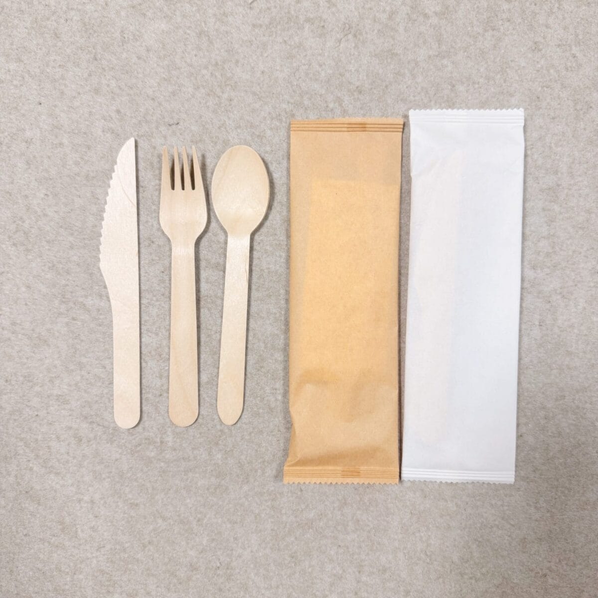 Set de couverts en bois emballés individuellement avec cuillère et fourchette en bois de bouleau