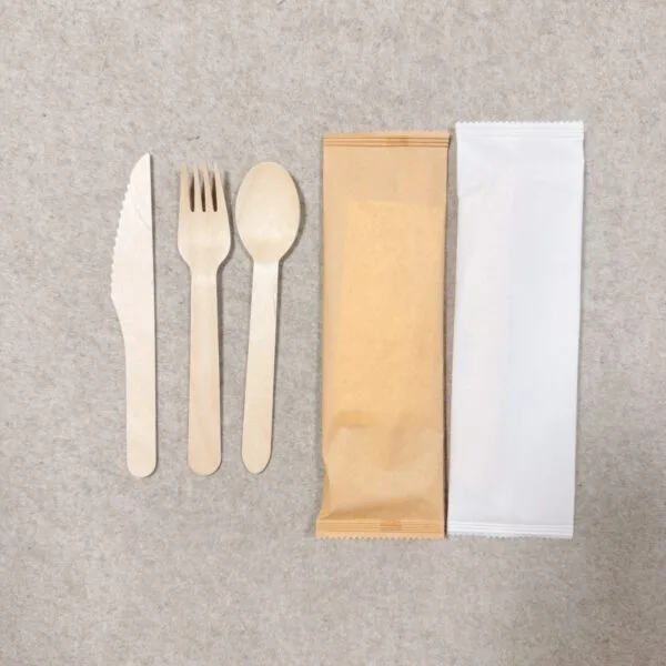Ensemble de couverts en bois emballés individuellement avec cuillère et fourchette en bois de bouleau
