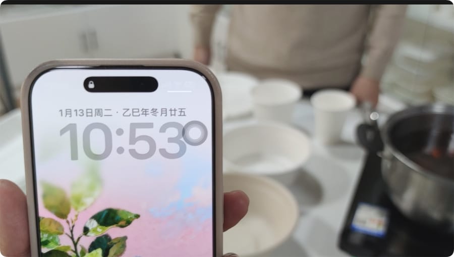 Opstelling van het Bioleader® bagasse servies voordat het testen begint om 10:53 AM op 13 januari 2026. Testen op hoge temperatuur, waterdichtheid en oliebestendigheid.