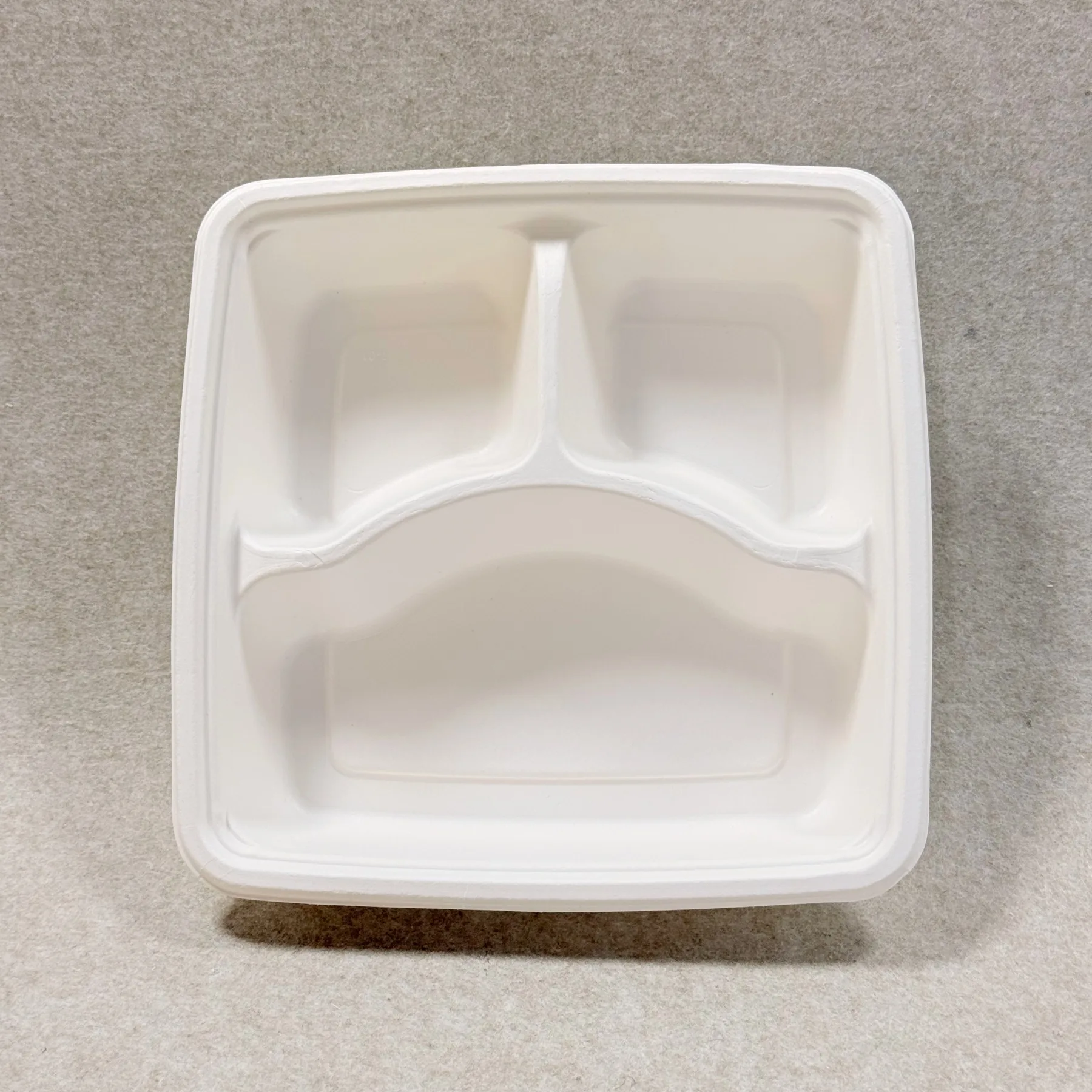 1000ml caja bento de bagazo de 3 compartimentos con tapa, exhibición del producto