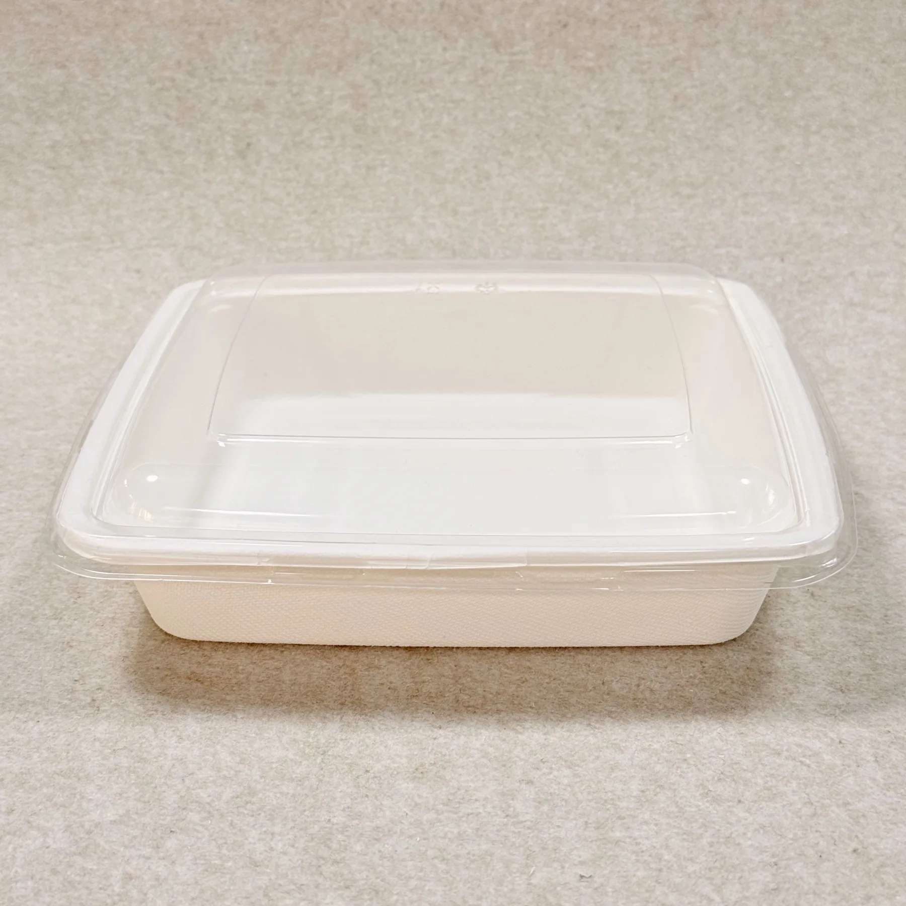 Plateau en bagasse 9 "x9" avec couvercle en PET