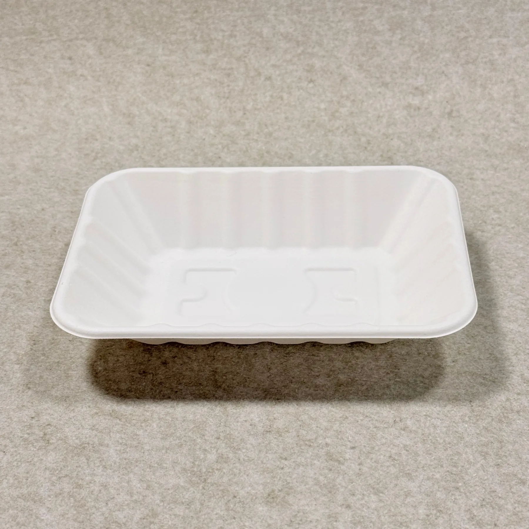 Eigenschappen van composteerbare de vezelpulp van het dienblad van bagassegroenten het vormen verpakking