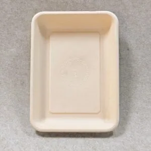 O tabuleiro de fruta biodegradável Bioleader 9 x 6,5 600-800ml é um tabuleiro compostável feito de bagaço de cana-de-açúcar, ideal para exposição de fruta, embalagem de retalho e embalagem de produtos frescos sem plástico.