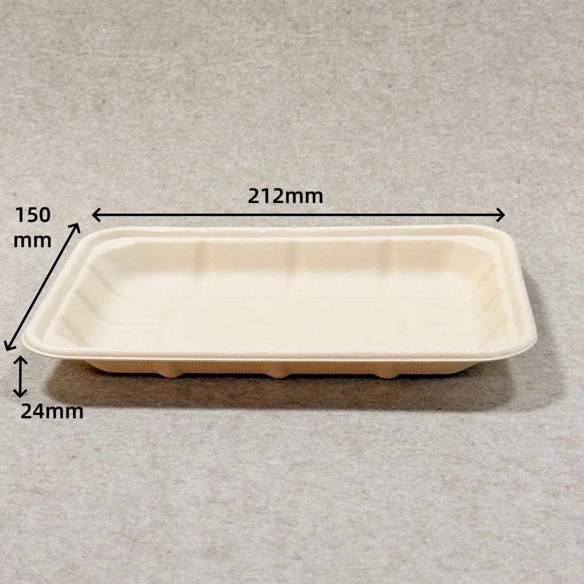 Enkele productdisplay van Bioleader composteerbaar supermarktverpakkingsbakje 8 x 6, met de gegoten pulpstructuur, het schone oppervlak en het plasticvrije ontwerp voor supermarktverpakkingen.
