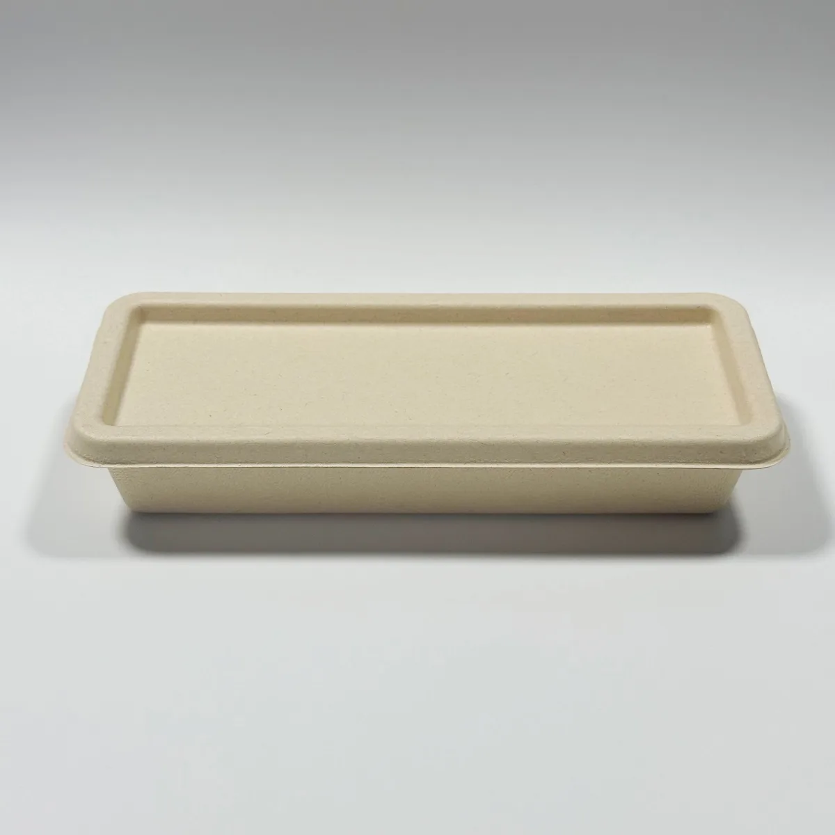 Plastic-free bagasse sushi takeout container with lid for foodservice packaging