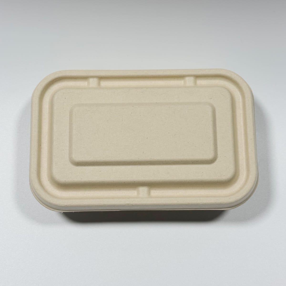 Compostable sugarcane airline meal box with lid for catering service