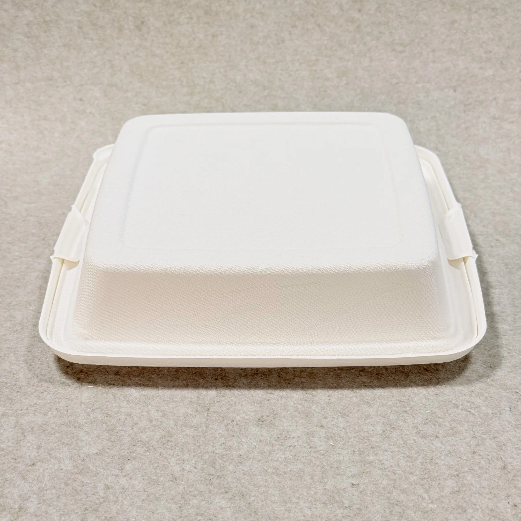 Exhibición del producto de recipiente de alimentos de bagazo de 9"x9" con tapa