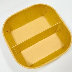 vista dall'alto della scatola per pasti in carta kraft da 900ml con coperchio trasparente